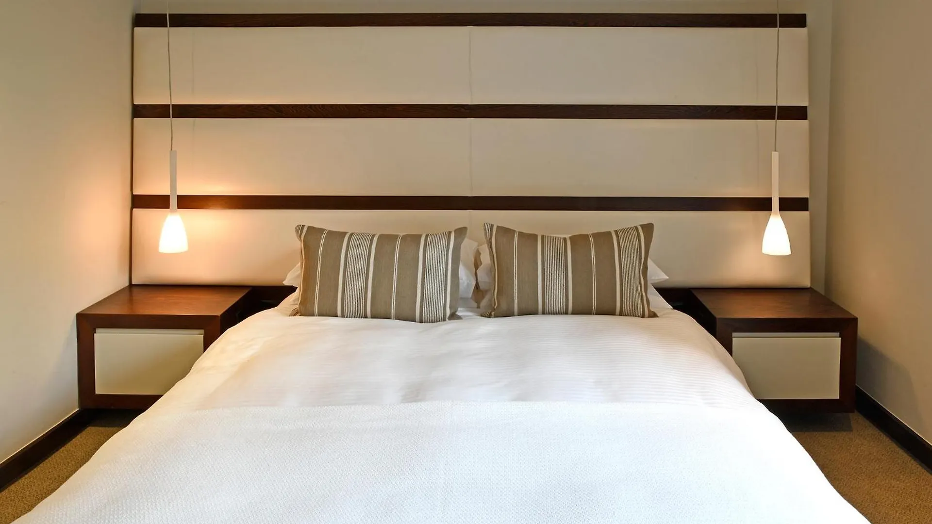 The Crystal 203 Camps Bay - Back-Up Power Apartment Cape Town South Africa