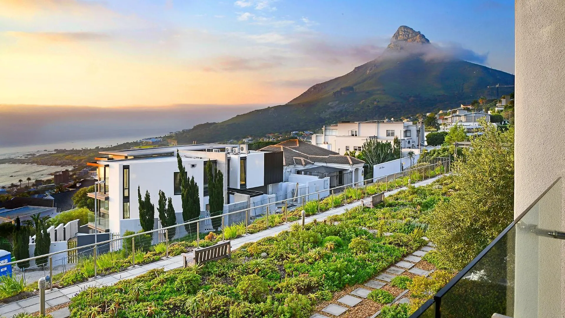 The Crystal 203 Camps Bay - Back-Up Power Apartment Cape Town