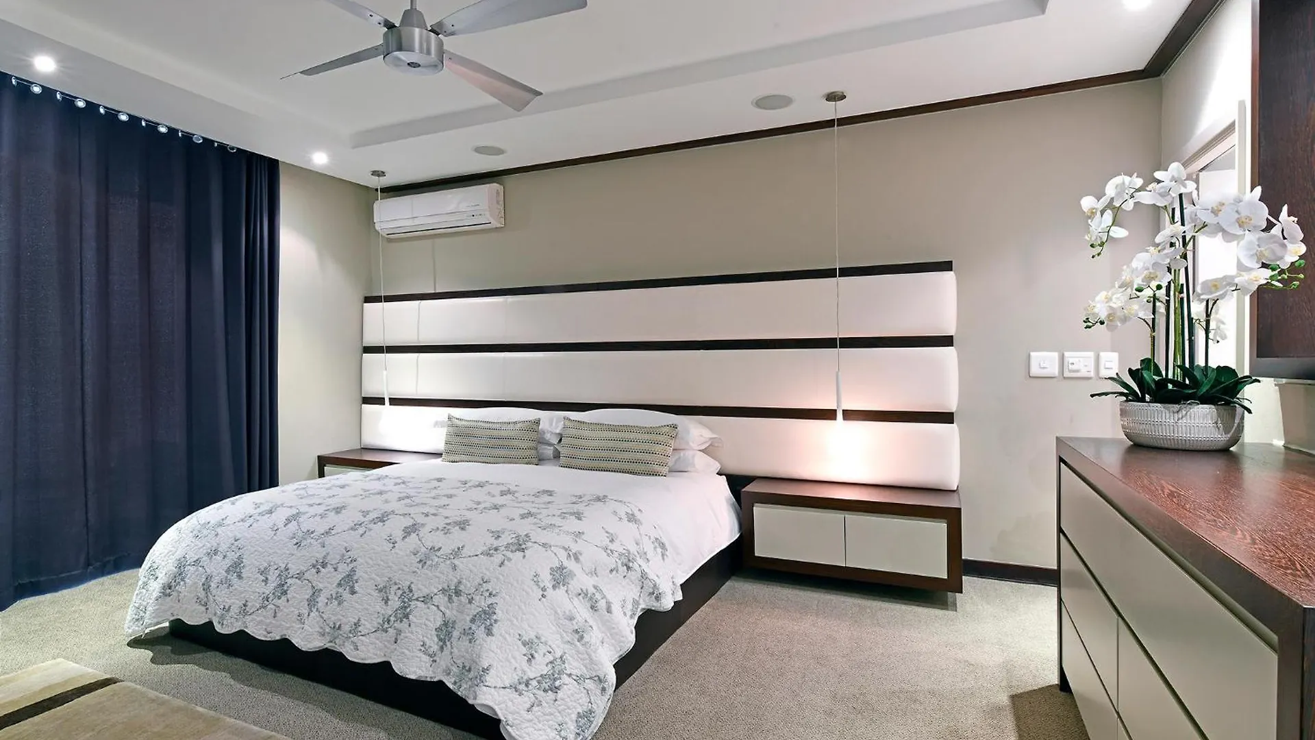 The Crystal 203 Camps Bay - Back-Up Power Apartment Cape Town South Africa